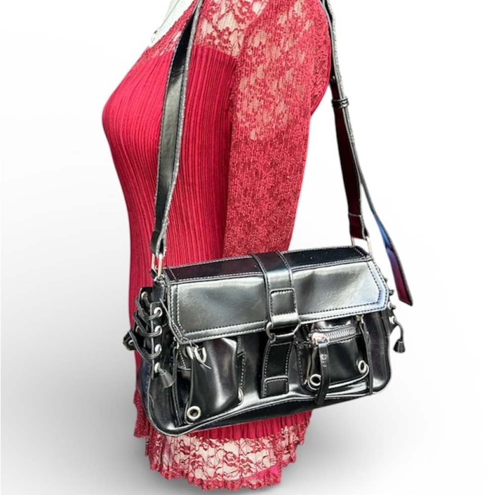 Stylish Black Shoulder Bag - Picture 2 of 2